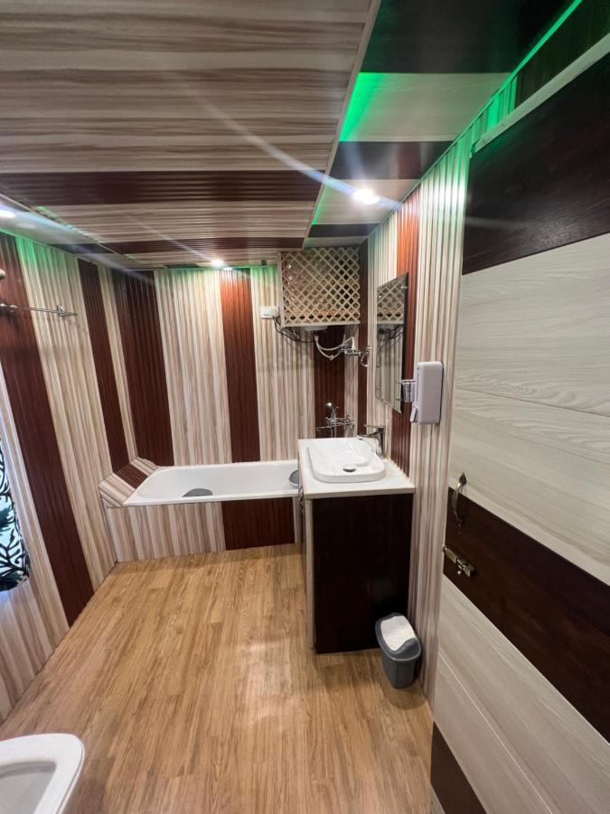 Hotel Aristotle Group Of Houseboats & Transportation Srīnagar Exterior foto