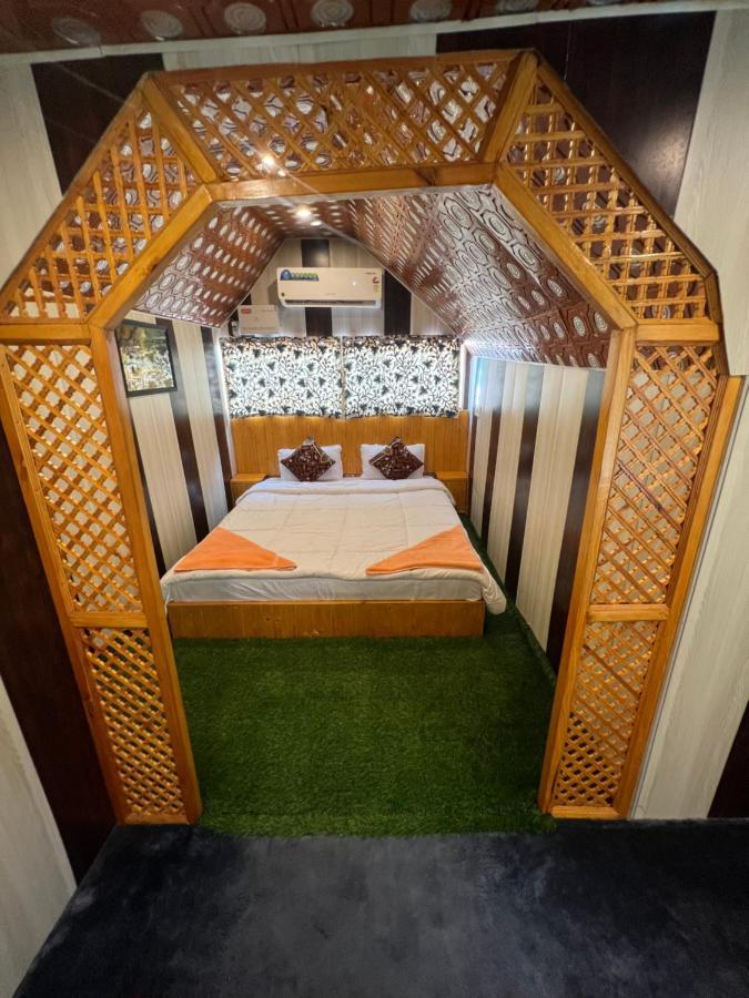 Hotel Aristotle Group Of Houseboats & Transportation Srīnagar Exterior foto