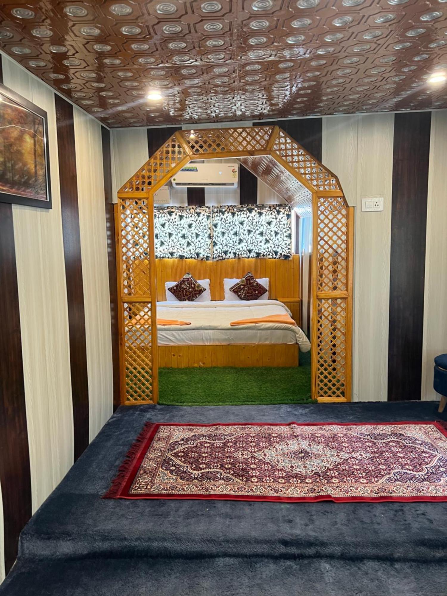 Hotel Aristotle Group Of Houseboats & Transportation Srīnagar Exterior foto